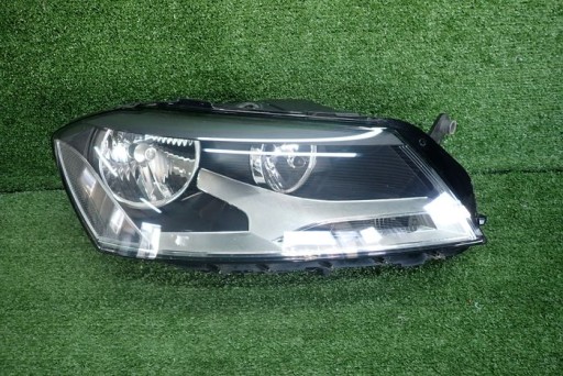 VW PASSAT B7 FAR DESNA STRANA LAMPA
