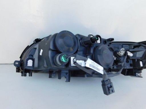 VOLVO V70 XC70 REDIZAJN FAR DESNA STRANA