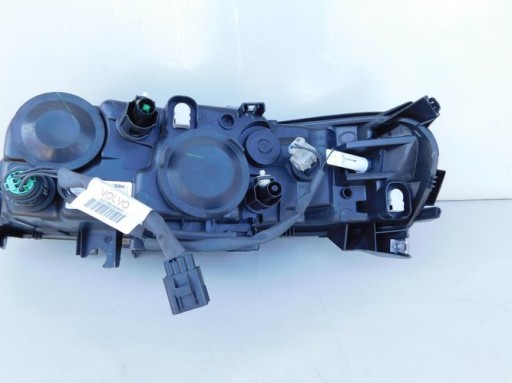 VOLVO V70 XC70 REDIZAJN FAR DESNA STRANA