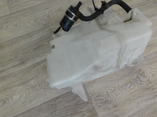 SUBARU OUTBACK III 09-14 POSUDA ZA PRANJE STAKLA SUBARU OUTBACK III 09-14 POSUDA ZA PRANJE STAKLA