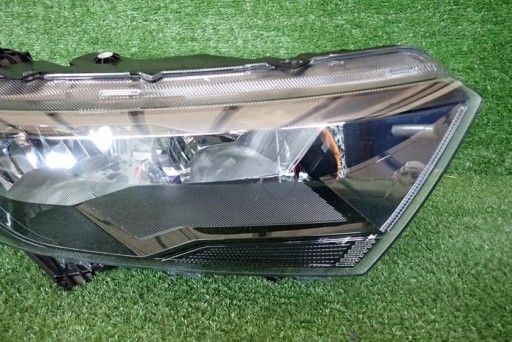 FORD TOURNEO CONNECT MK3 III 23- FAR DESNA STRANA LAMPA