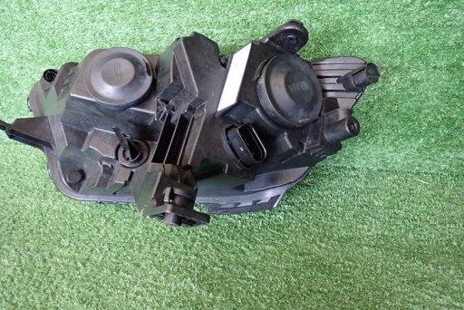 FORD TOURNEO CONNECT MK3 III 23- FAR DESNA STRANA LAMPA