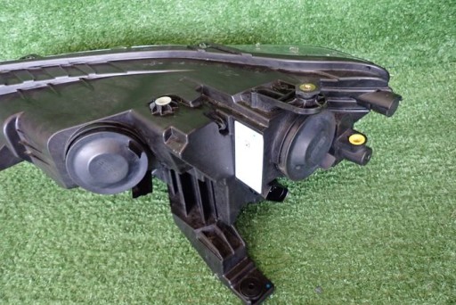 FORD TOURNEO CONNECT MK3 III 23- FAR DESNA STRANA LAMPA