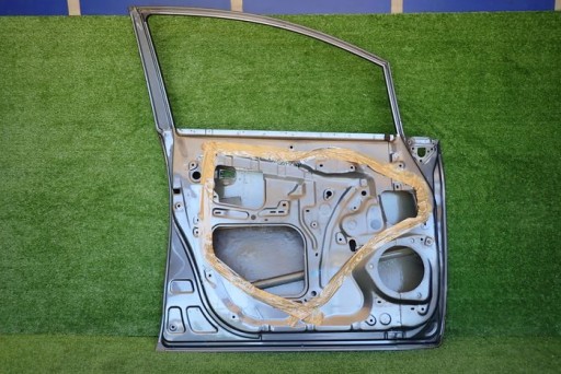 TOYOTA VERSO 09- VRATA DESNA  PREDNJA STRANA