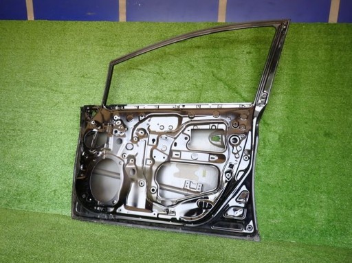 TOYOTA PRIUS 09-16 VRATA DESNA  PREDNJA STRANA