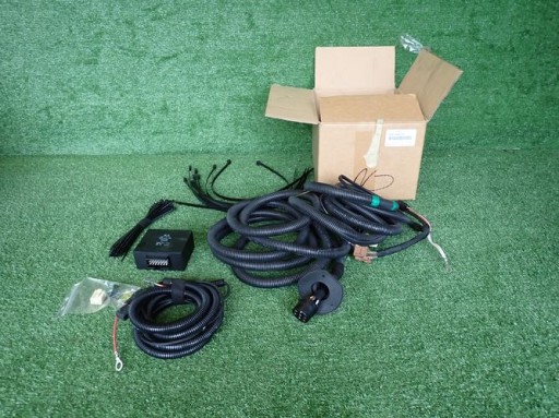 TOYOTA HILUX 15- INSTALACIJA POKLOPAC OTVORA VUČE MODUL 8545-1232 PZ457-N0564-000