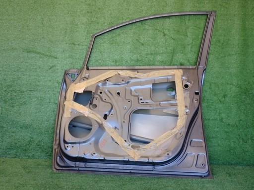 TOYOTA VERSO 09- VRATA DESNA  PREDNJA STRANA