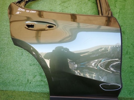 LEXUS UX 18- VRATA DESNA ZADNJA ZADNJI LEXUS UX 18- VRATA DESNA ZADNJA ZADNJI