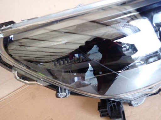 TOYOTA HILUX VIII 8 FULL LED 20- FAR DESNA STRANA LAMPA 81110-YP431 TOYOTA HILUX VIII 8 FULL LED 20- FAR DESNA STRANA LAMPA 81110-YP431