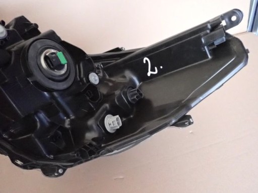 TOYOTA HILUX VIII REDIZAJN 20- FAR DESNA STRANA LAMPA 1EJ-923364-040