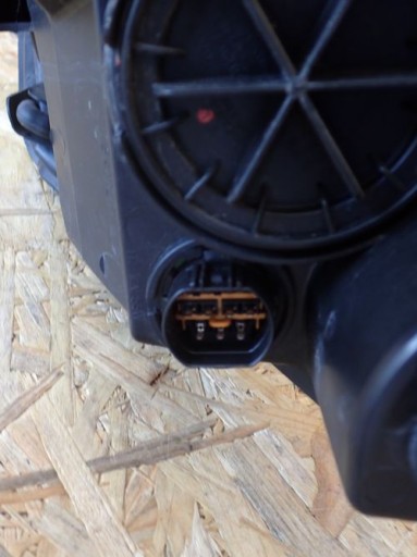 HYUNDAI IX20 09- FAR DESNA STRANA LAMPA