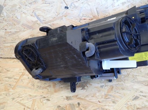 HYUNDAI I40 12- FAR DESNA STRANA LAMPA 92102-3Z330