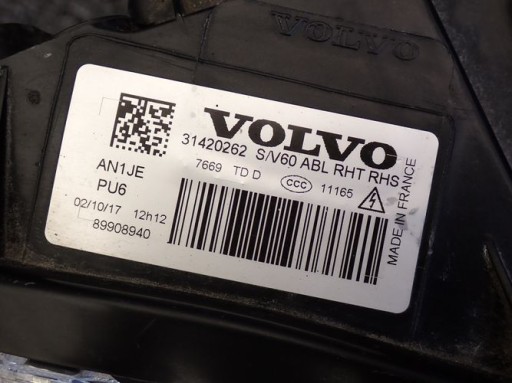 VOLVO S60 II V60 XENON REDIZAJN 13-17 FAR DESNA STRANA LAMPA 31420262 VOLVO S60 II V60 XENON REDIZAJN 13-17 FAR DESNA STRANA LAMPA 31420262