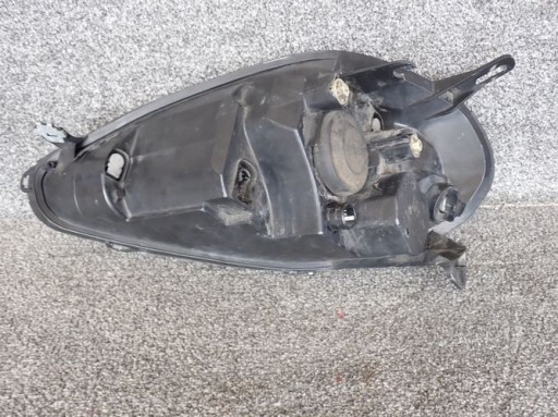 FIAT PUNTO GRANDE FAR DESNA STRANA LAMPA