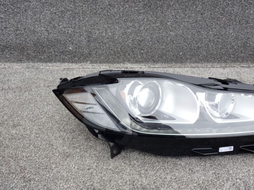 JAGUAR F-PACE XENON LED XF X260 FAR DESNA STRANA LAMPA
