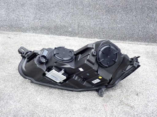 JAGUAR F-PACE XENON LED XF X260 FAR DESNA STRANA LAMPA