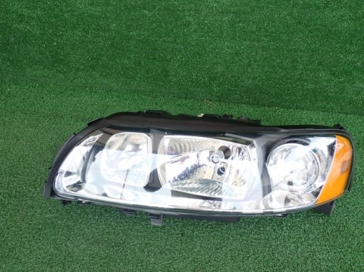 VOLVO V70 XC70 REDIZAJN FAR LIJEVA STRANA LAMPA