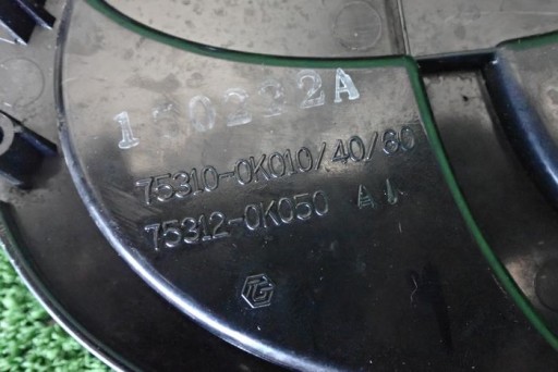 TOYOTA HILUX VIII 15- ZNAK STAKLENI LOGO 75310-0K010 TOYOTA HILUX VIII 15- ZNAK STAKLENI LOGO 75310-0K010