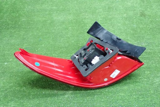 PEUGEOT 408 LAMPA FAR DESNA STRANA ZADNJA  ZADNJI