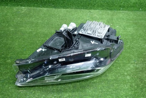 INFINITY Q30 QX30 15- FAR DESNA STRANA LAMPA