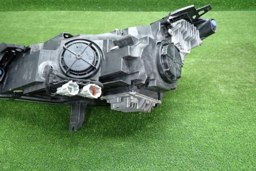 INFINITY Q30 QX30 15- FAR DESNA STRANA LAMPA