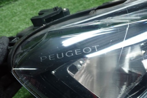 PEUGEOT PARTNER IV RIFTER 18- FAR DESNA STRANA LAMPA