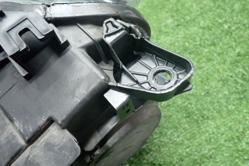 PEUGEOT PARTNER IV RIFTER 18- FAR DESNA STRANA LAMPA