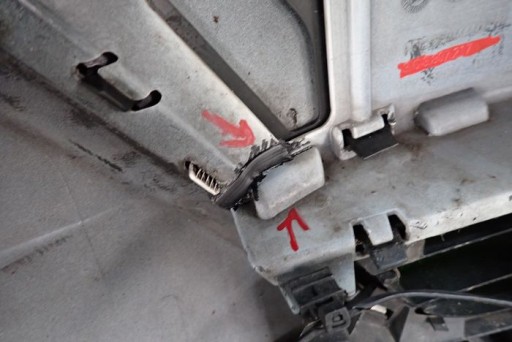 VW PASSAT CC BRANIK PREDNJA STRANA