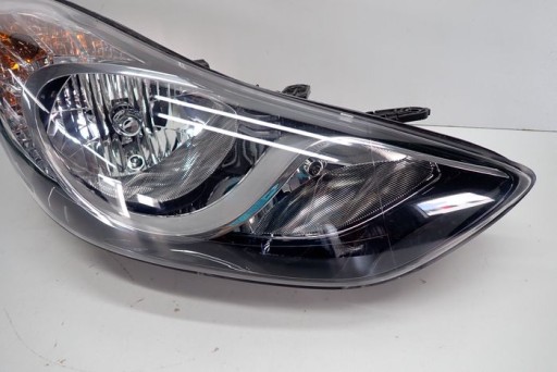 HYUNDAI ELANTRA 10-13 FAR DESNA STRANA LAMPA HYUNDAI ELANTRA 10-13 FAR DESNA STRANA LAMPA