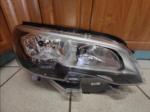 LAMPA FAR PREDNJA STRANA PEUGEOT TRAVELLER EXPERT 16-