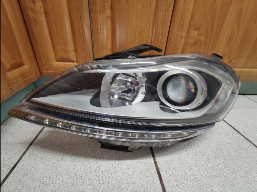 LAMPA FAR PREDNJA STRANA LANCIA DELTA III LEČA LED