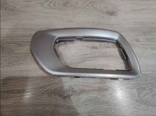 MREŽICA BRANIKA PREDNJA STRANA VOLVO XC70 30744506 LIJEVA