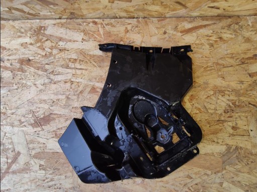 DRŽAČ BRANIKA ZADNJA STRANA NOSAČ VOLVO V40 II 31395103