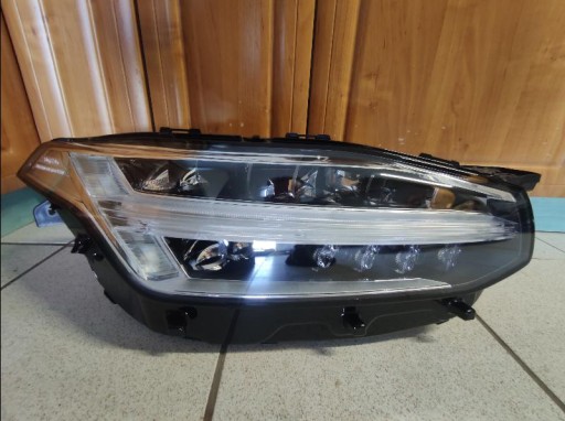 LAMPA FAR PREDNJA DESNA STRANA VOLVO XC90 II REDIZAJN 19- FULL LED 32228297