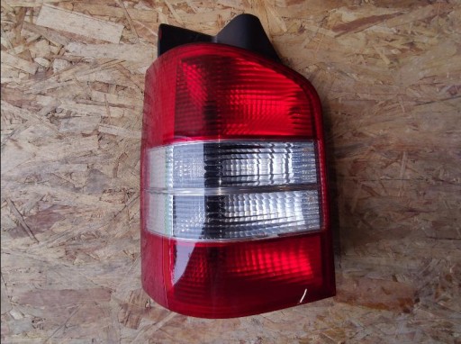 LAMPA FAR ZADNJA  STRANA VW CARAVELLE MULTIVAN 7H5945095F