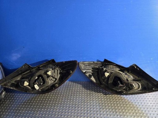 LAMPA FAR ZADNJA  ZADNJI KOMPLET OPEL CORSA D VERZIA 5 VRATA 13269050 13269051