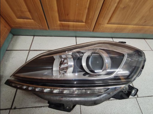 LAMPA FAR PREDNJA STRANA LANCIA DELTA III LEČA LED