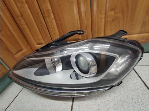 LAMPA FAR PREDNJA STRANA LANCIA DELTA III LEČA LED