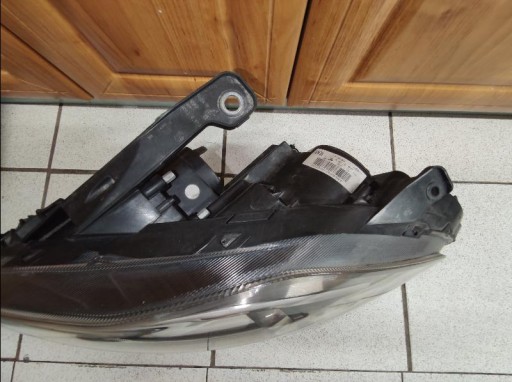 LAMPA FAR PREDNJA STRANA LANCIA DELTA III LEČA LED