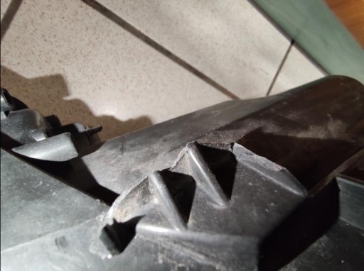 LAMPA FAR PREDNJA STRANA LANCIA DELTA III LEČA LED