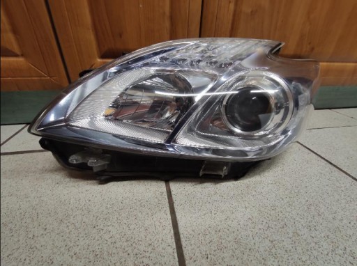 LAMPA FAR PREDNJA STRANA TOYOTA PRIUS III A045053