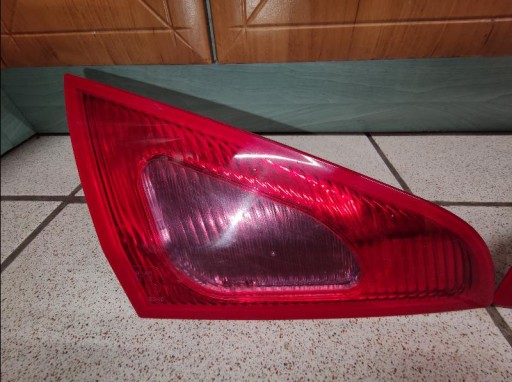 LAMPA FAR ZADNJA STRANA W GEPEKA MITSUBISHI COLT MK6 L+D LAMPA FAR ZADNJA STRANA W GEPEKA MITSUBISHI COLT MK6 L+D