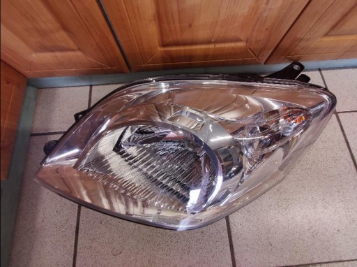 LAMPA FAR PREDNJA STRANA FIAT FIORINO BIPPER QUBO