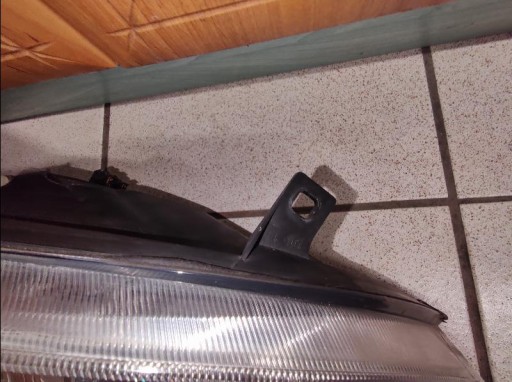 LAMPA FAR PREDNJA STRANA MITSUBISHI COLT VI 6 MR957354