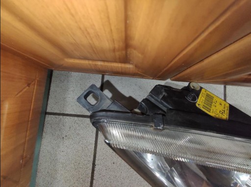 LAMPA FAR PREDNJA STRANA MITSUBISHI COLT VI 6 MR957354