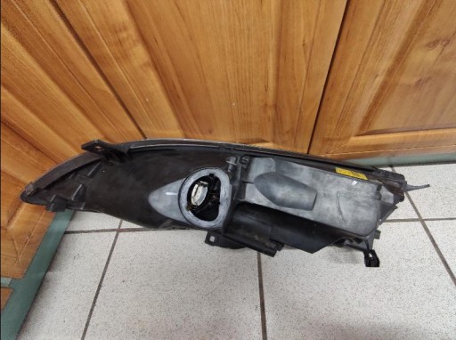 LAMPA FAR PREDNJA STRANA MITSUBISHI COLT VI 6 MR957354