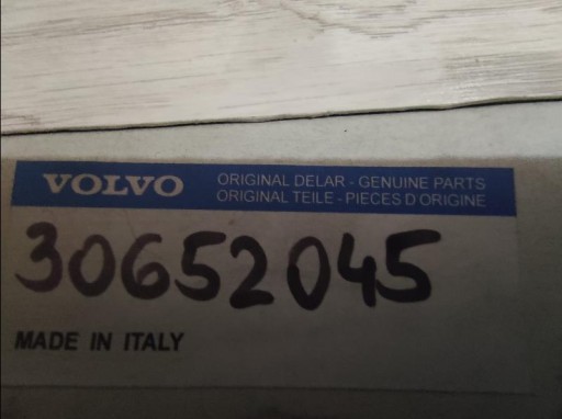 LAMPA FAR MACJE OCI DESNA STRANA VOLVO S40 V40 30652045
