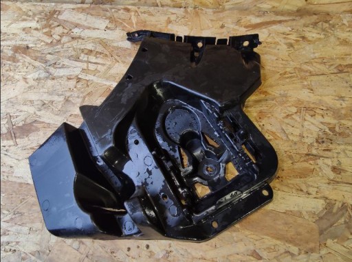 DRŽAČ BRANIKA ZADNJA STRANA NOSAČ VOLVO V40 II 31395103