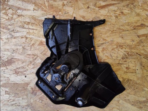 DRŽAČ BRANIKA ZADNJA STRANA NOSAČ VOLVO V40 II 31395103