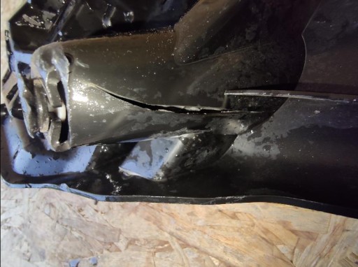 DRŽAČ BRANIKA ZADNJA STRANA NOSAČ VOLVO V40 II 31395103